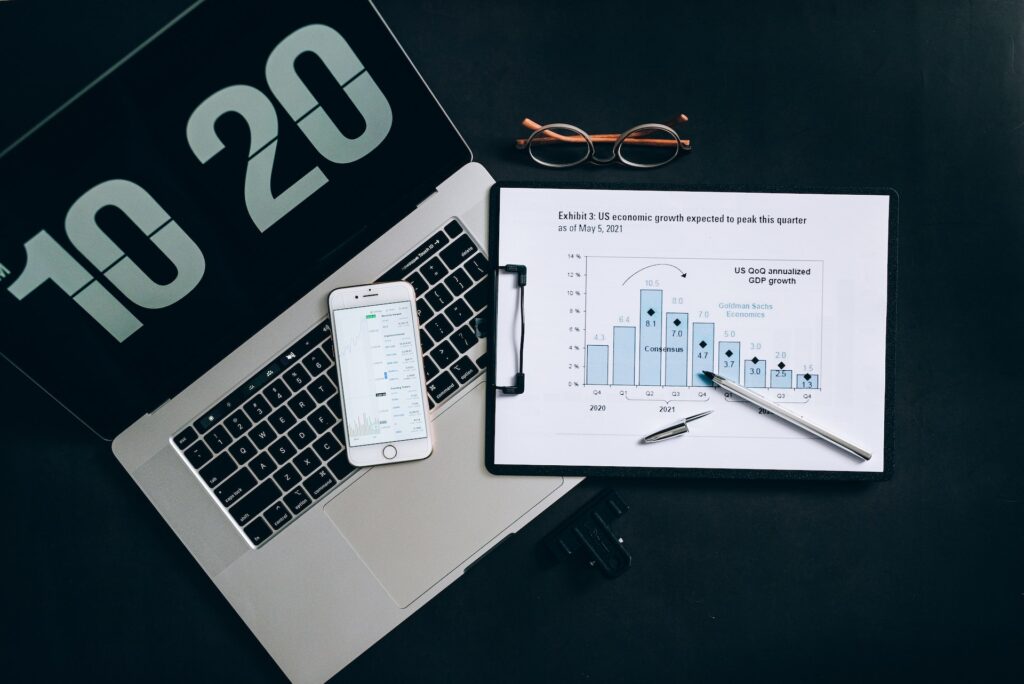 Advantages and Disadvantages of Data Analysis